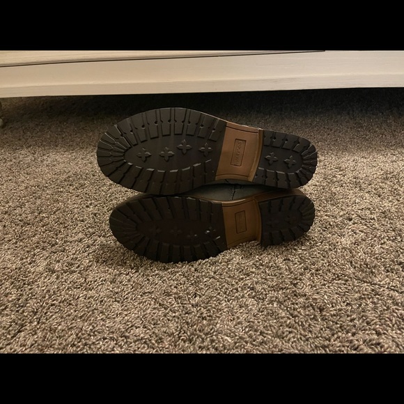 Maurices grey boots Sz 8.5 NEW - Picture 2 of 3